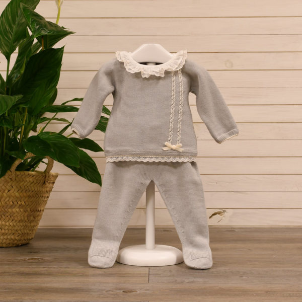 Knitted newborn set