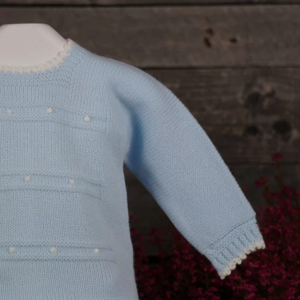 Detalle conjunto tres piezas celeste