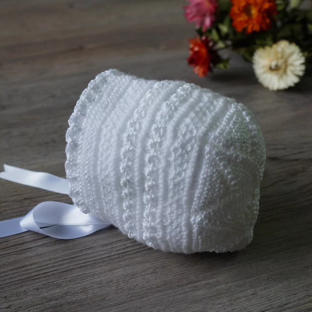 Conjunto chaqueta, gorro y patucos blanco - Imagen 5