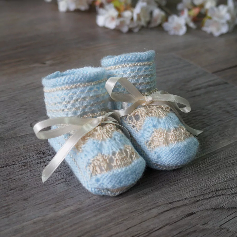 Conjunto chaqueta, gorro y patucos celeste y tostado - Imagen 4