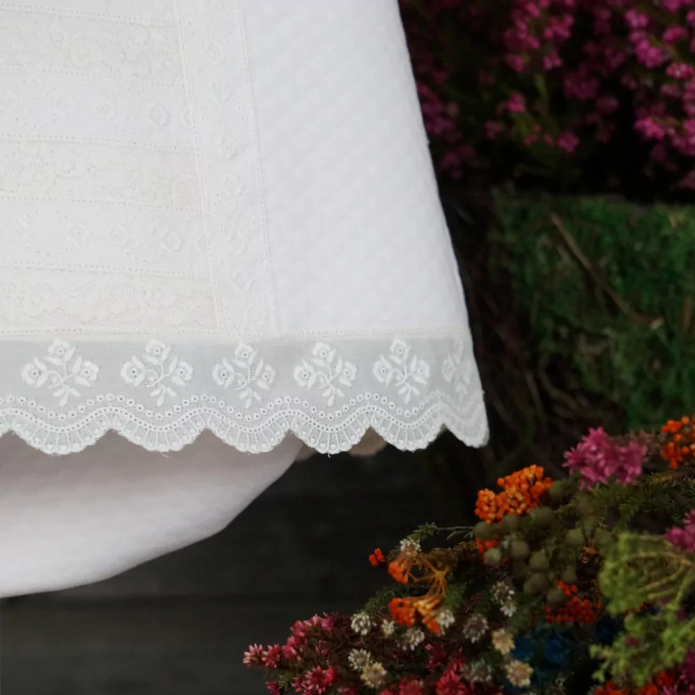 detalle Jesusito rosa y beige