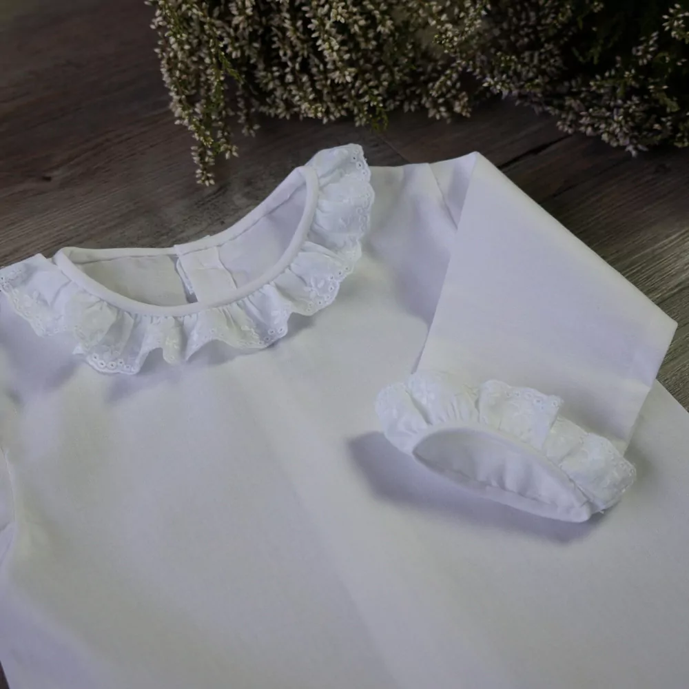 Detalle camisa batista blanco
