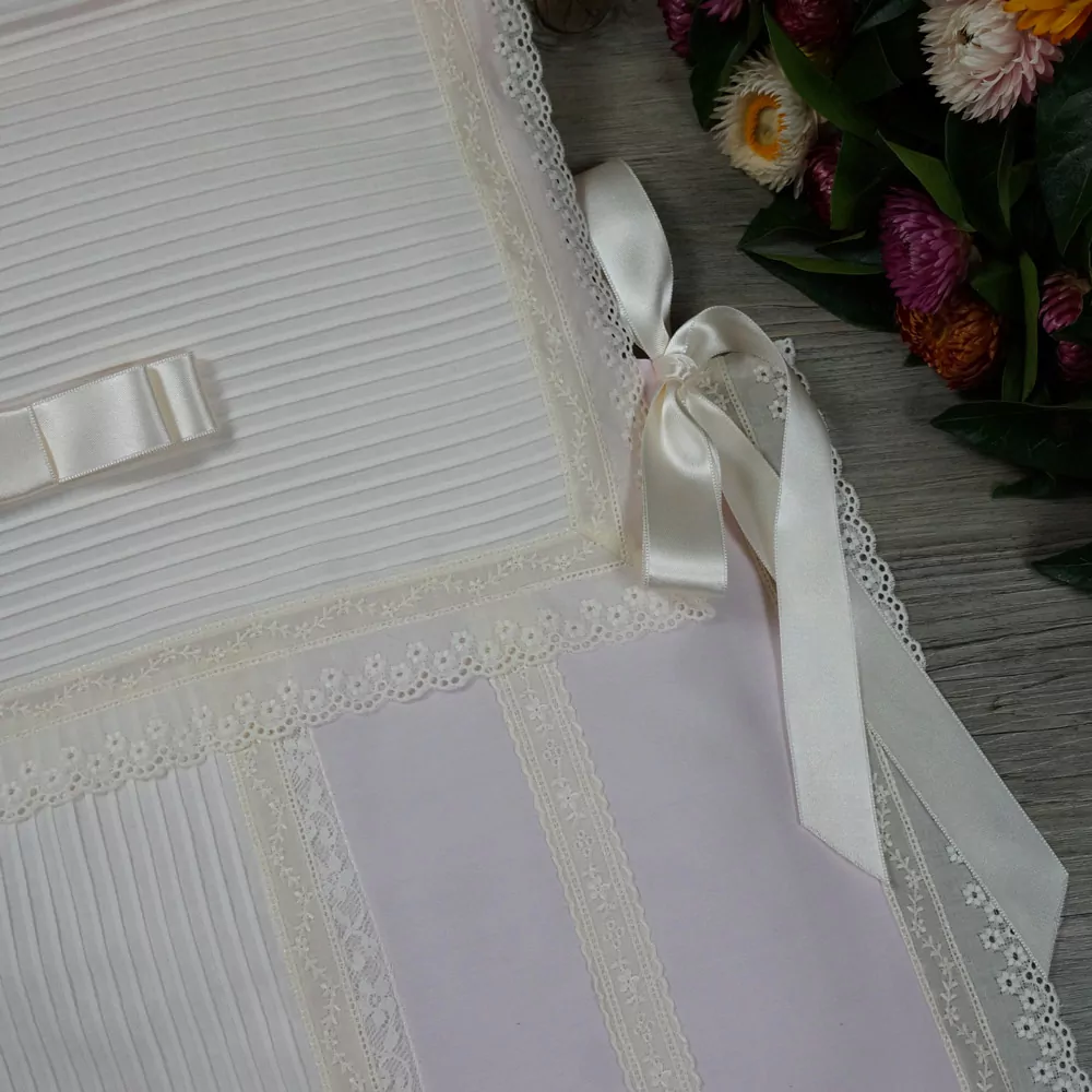 Detalle saco-colcha lencero rosa y marfil