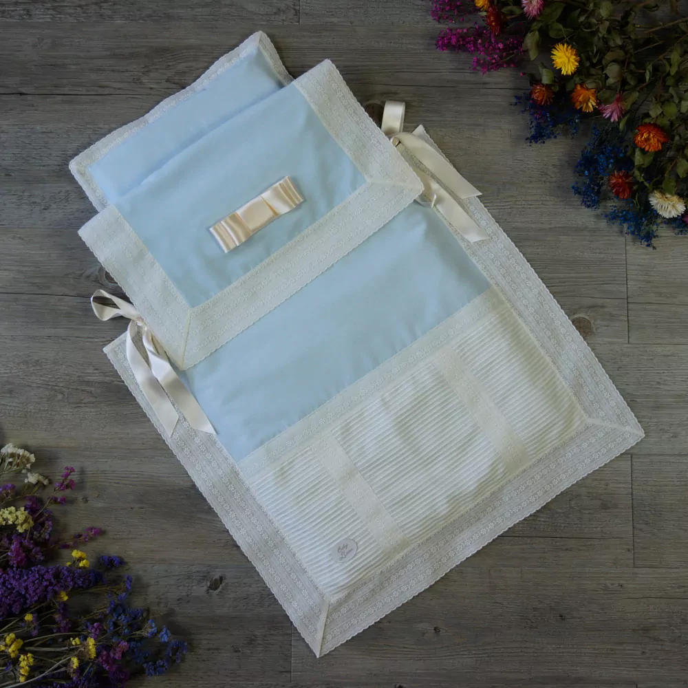 Saco colcha lencero con jaretas celest y marfil