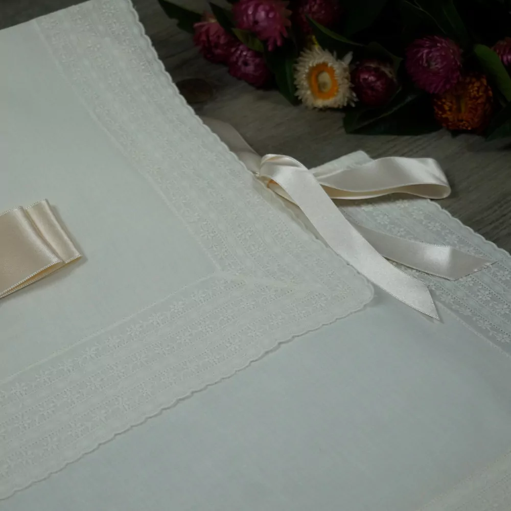 Detalle saco colcha lencero con jaretas