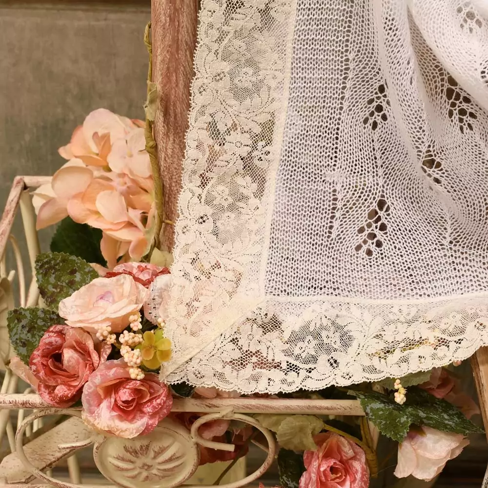 Fine knit shawl - Image 2