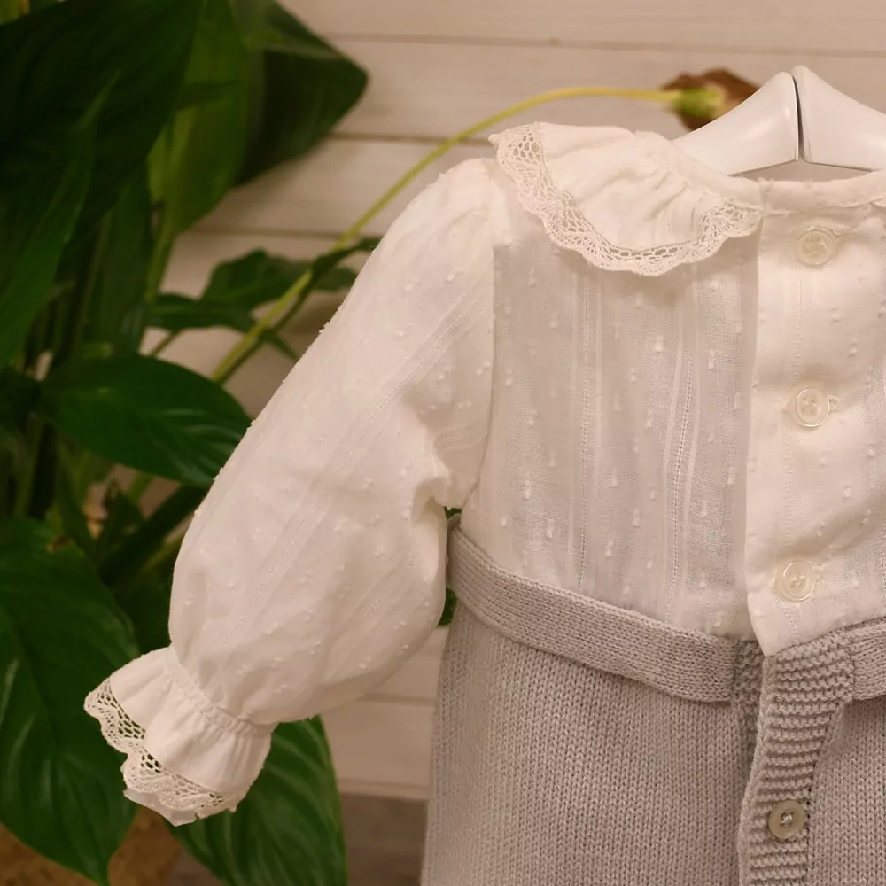 Pelele de punto gris y crudo - Imagen 3