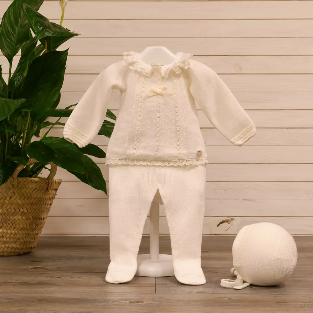 Traje de punto tres piezas marfil