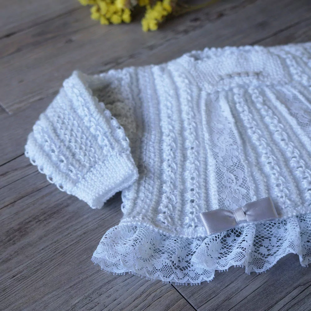 Conjunto chaqueta, gorro y patucos gris y blanco - Imagen 2