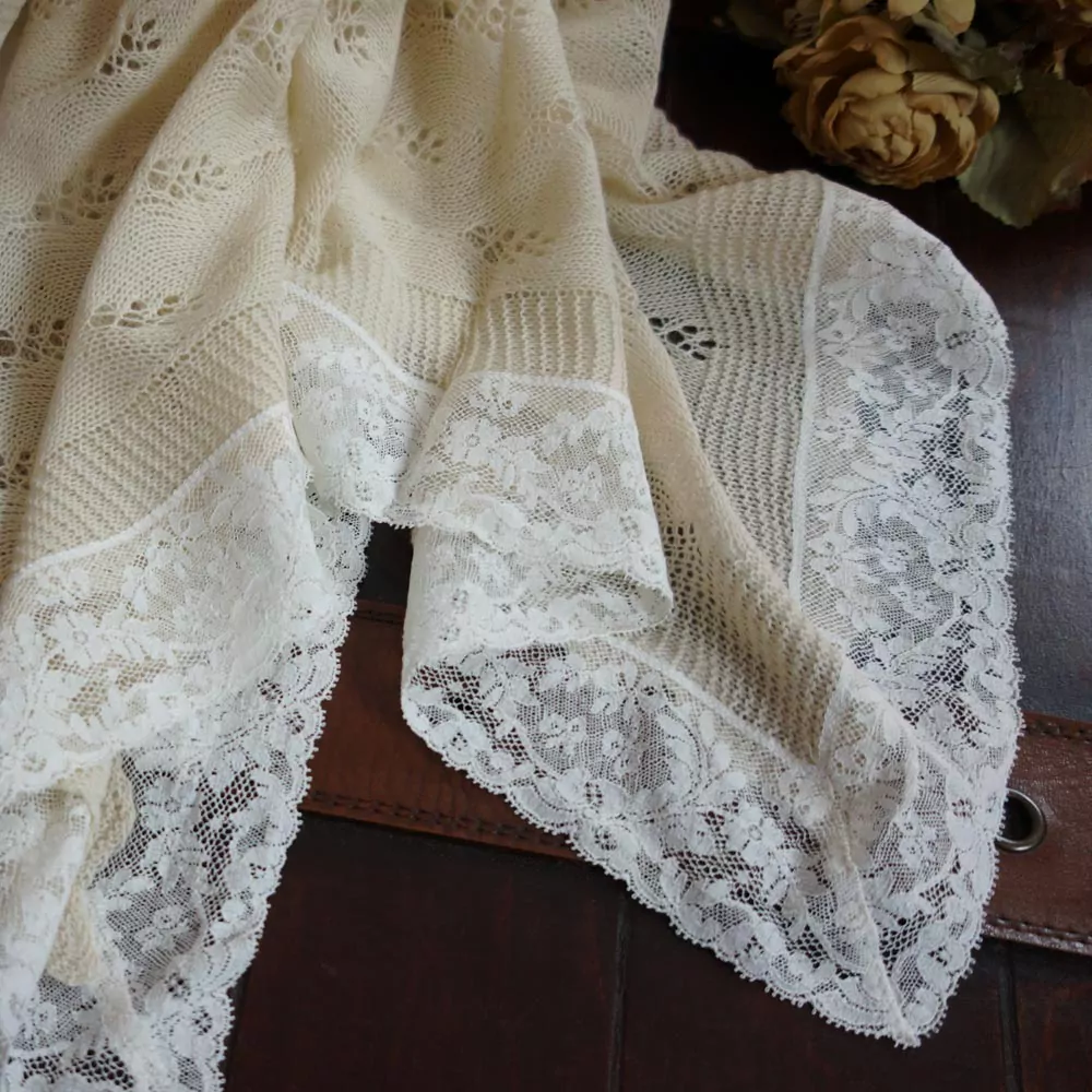 Manta de bebé tipo chal inglés con encaje - Imagen 4