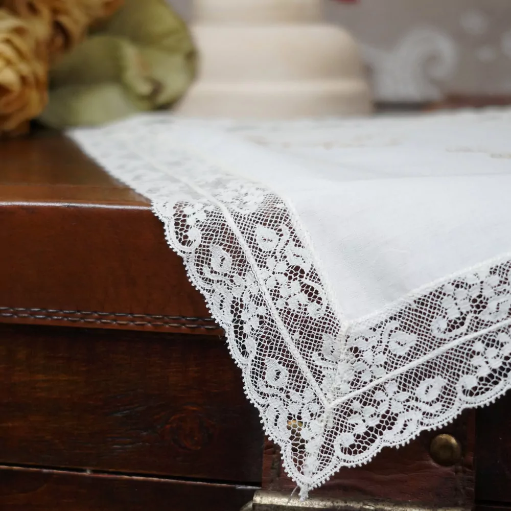 Pañuelo bautizo en batista crudo