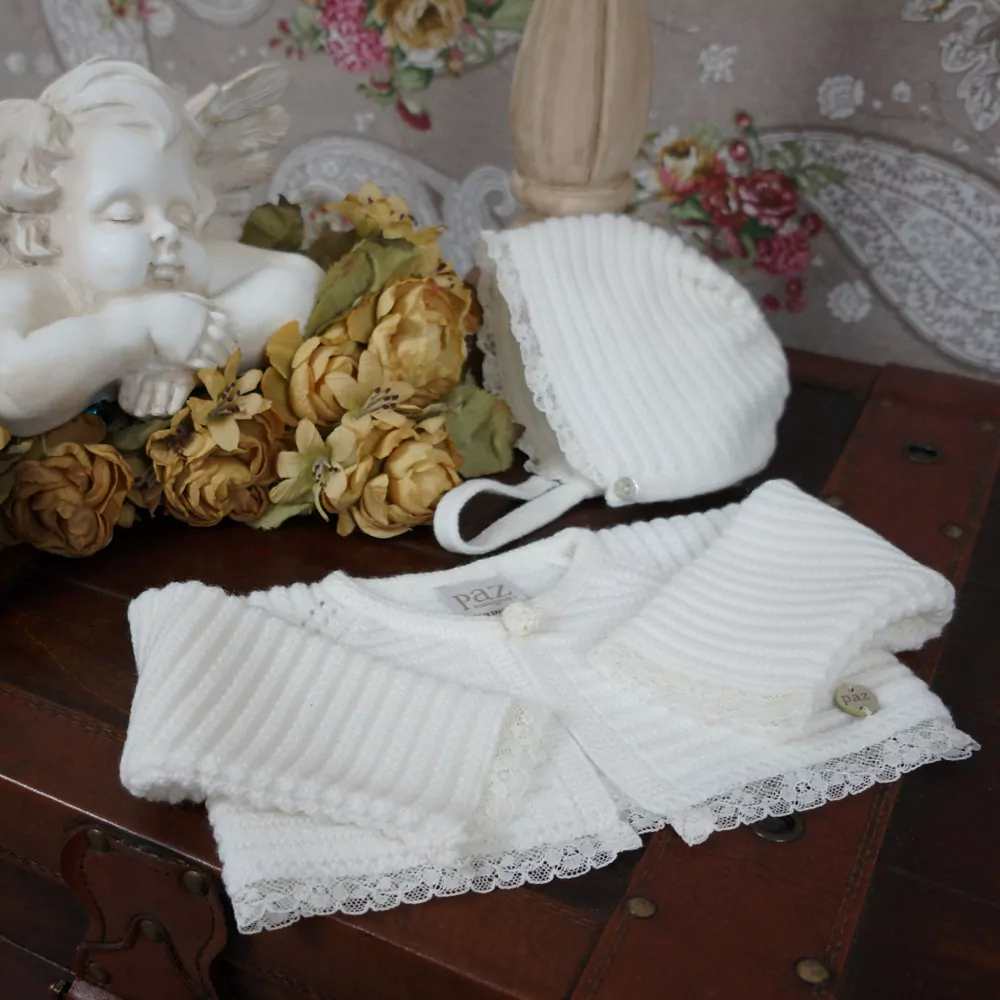 Conjunto de chaqueta y capota de punto