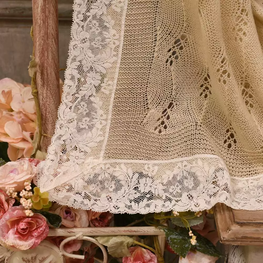 Manta de bebé tipo chal inglés con encaje - Imagen 2