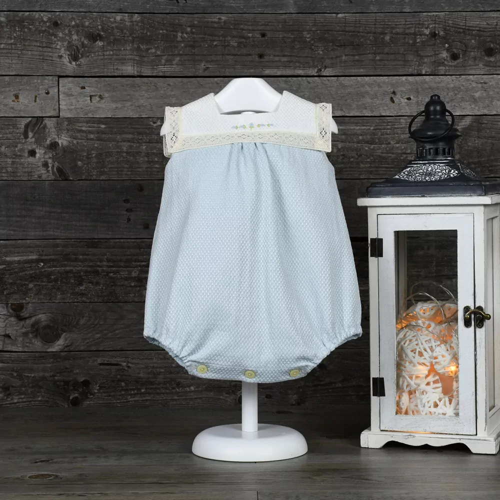 Pololo de algodón brocado con puntilla de guipur