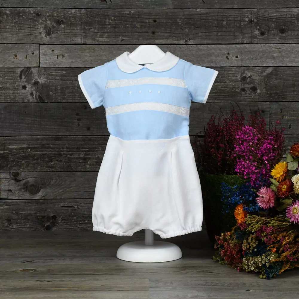 Conjunto niño en lino con entredoses y bodoques bordados