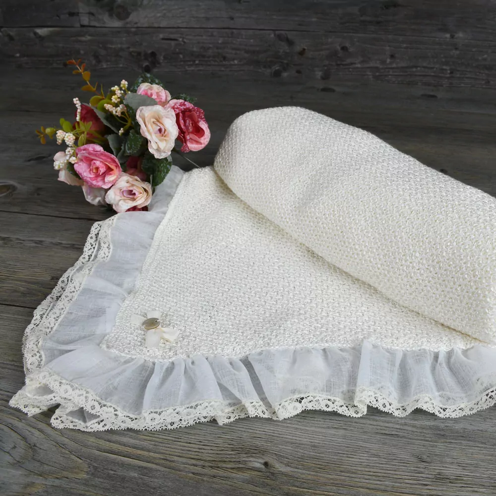 Soft baby shawl with organdi and lace - Image 3