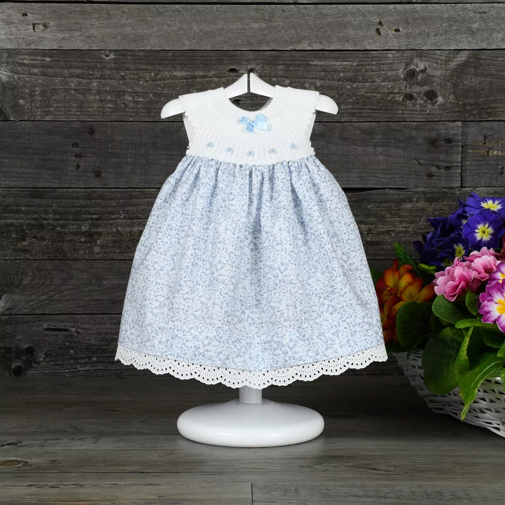 Vestido tipo jesusito con canesú de punto