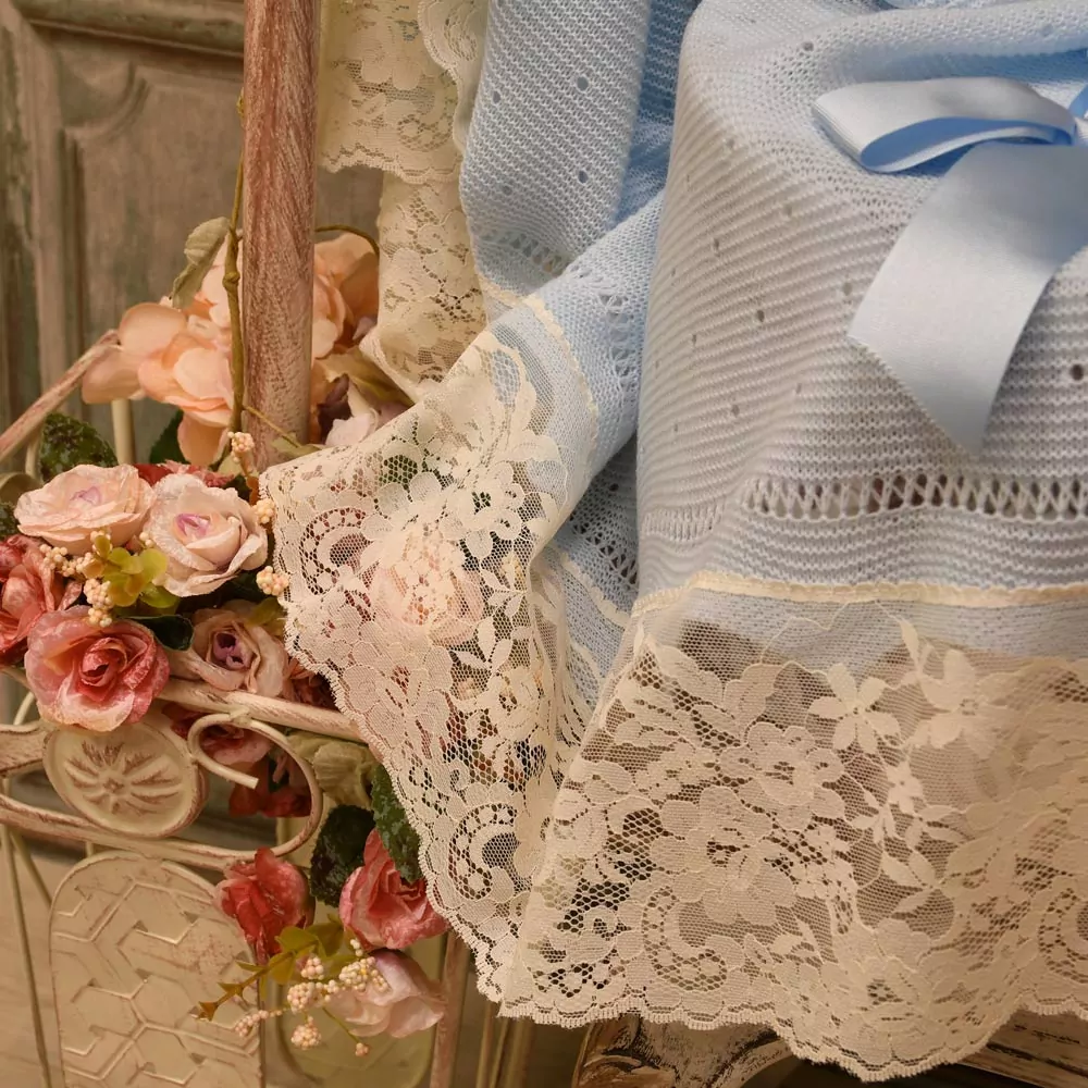 Fine knit shawl - Image 2