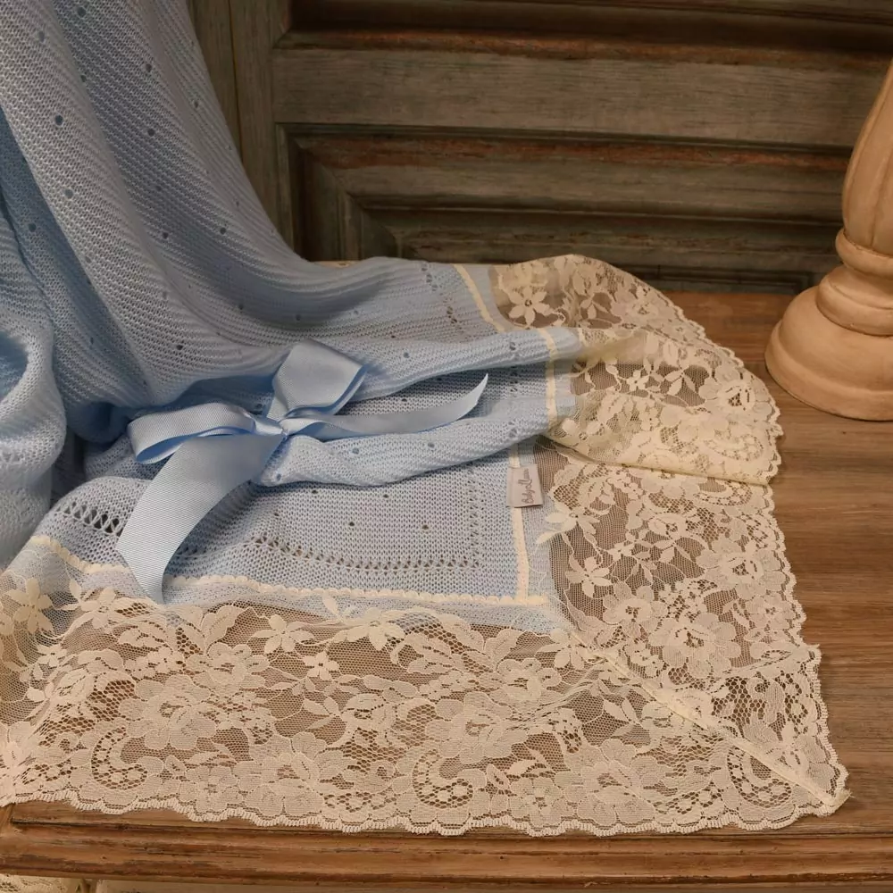 Fine knit shawl - Image 3