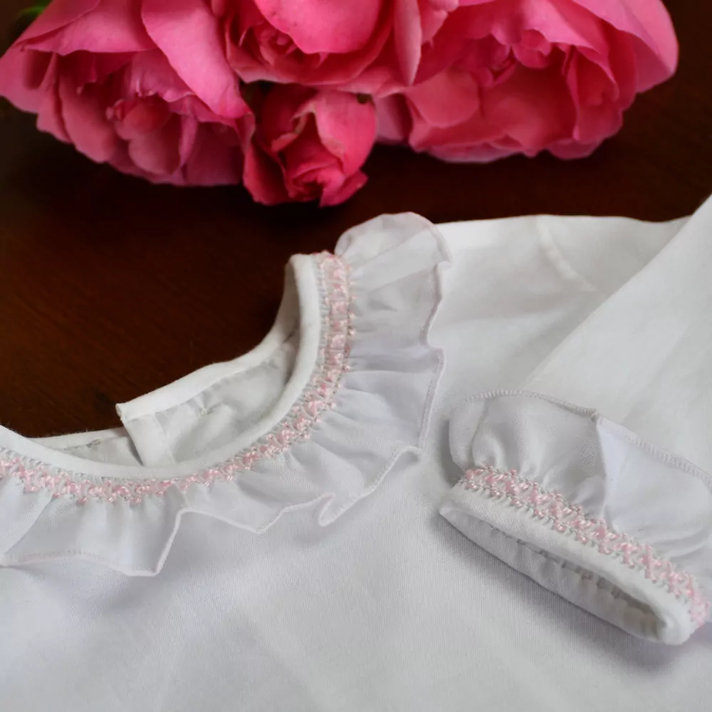 Camisa batista blanco y rosa - Imagen 2