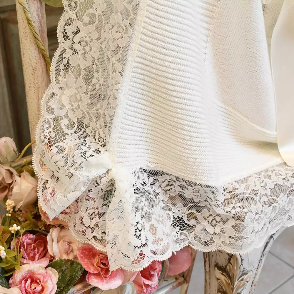 Manta bebe marfil con encaje - Imagen 3