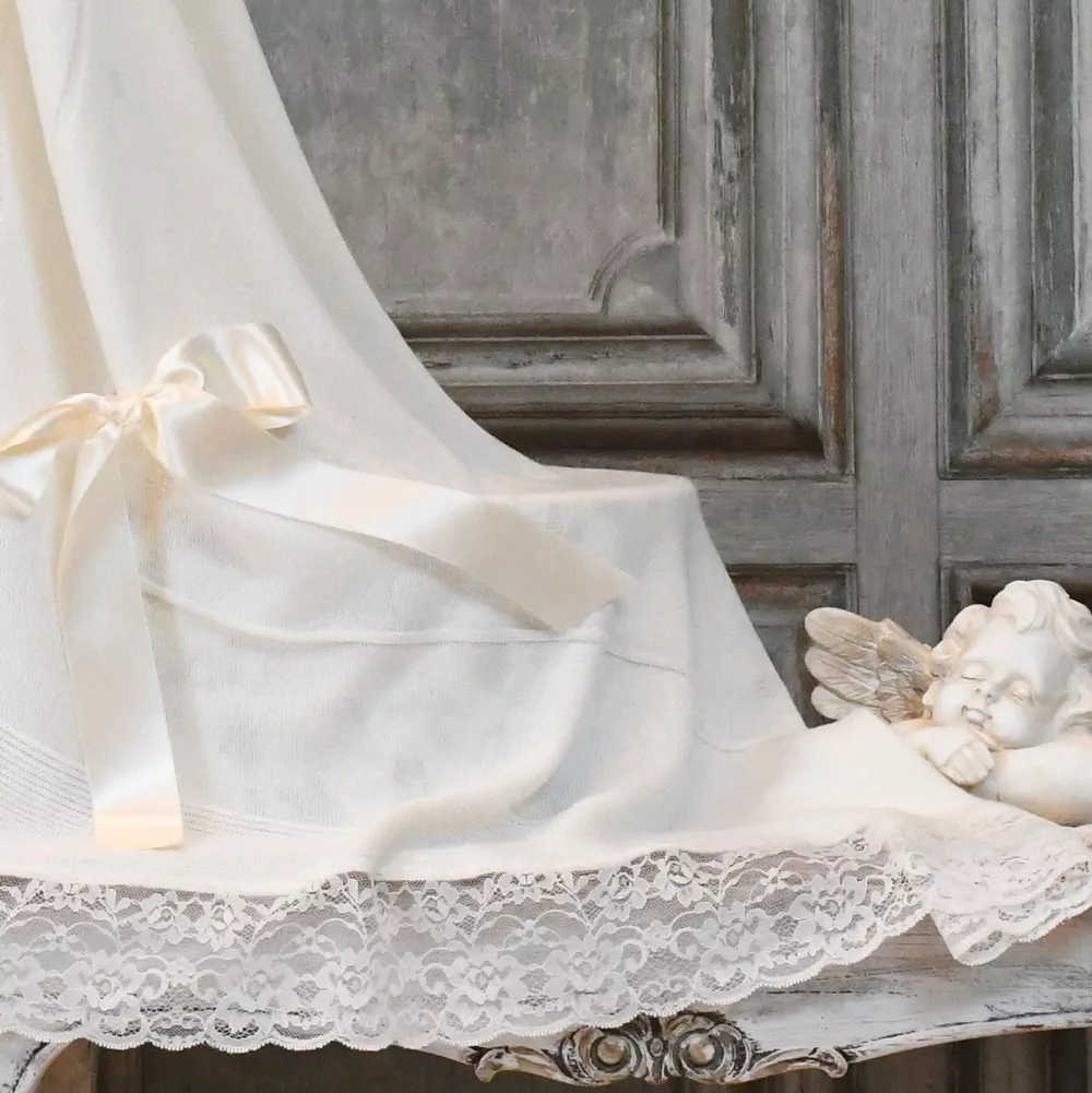 Manta bebe marfil con encaje - Imagen 2