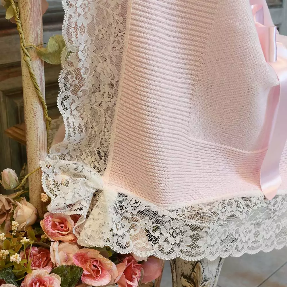 Toquilla bebe con encaje - Imagen 3