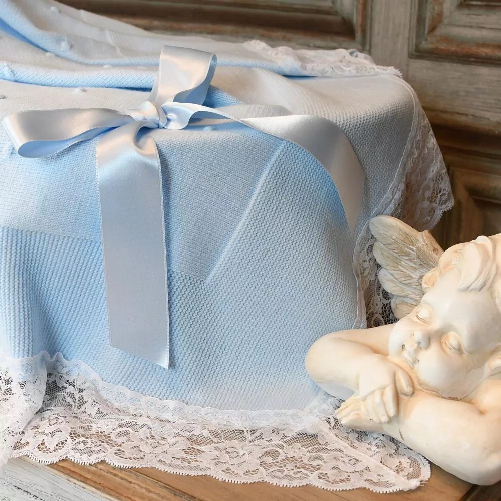 Manta bebe XL con bodoques rematada con encaje. Exclusiva de Nayfer - Imagen 3