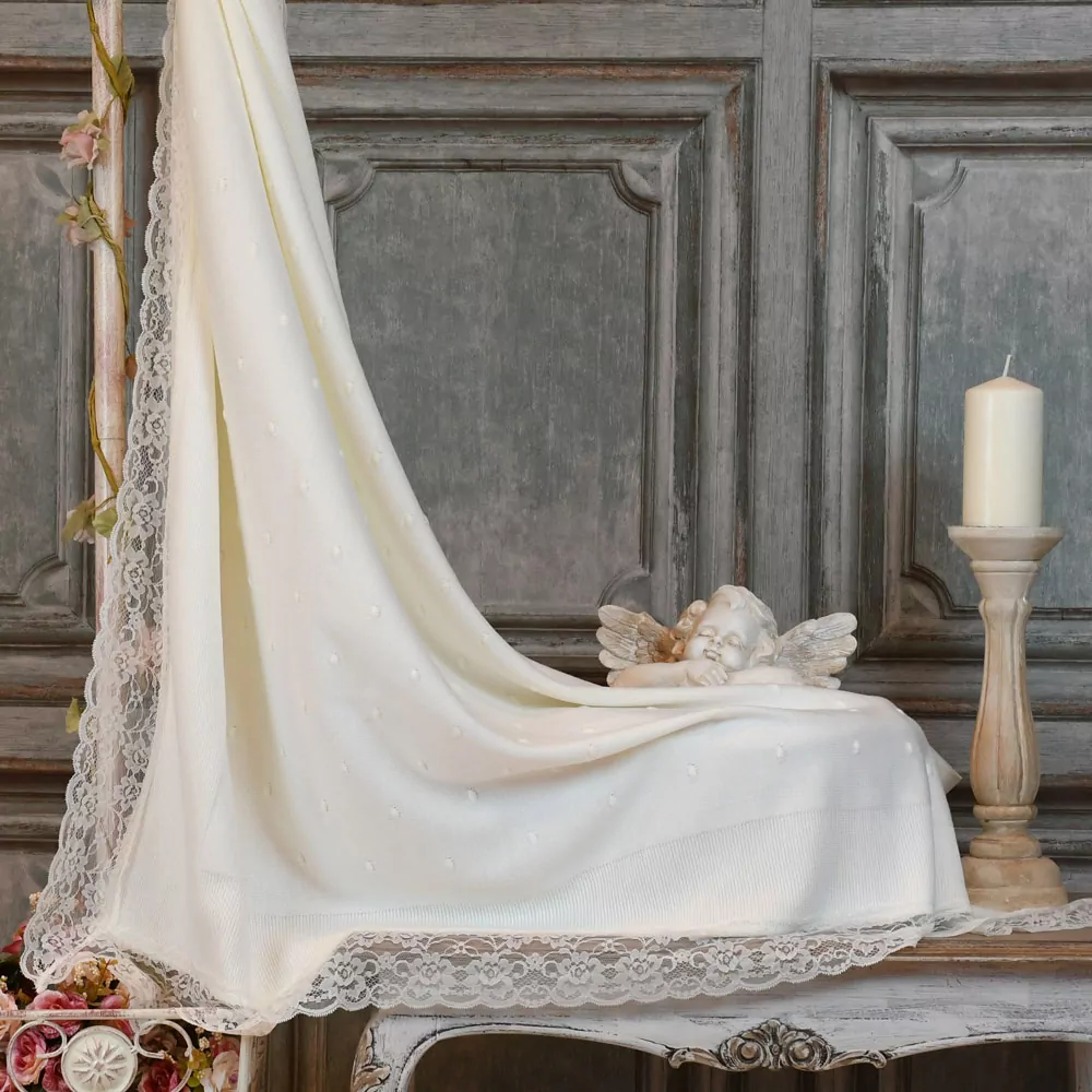 Toquilla bebé marfil con