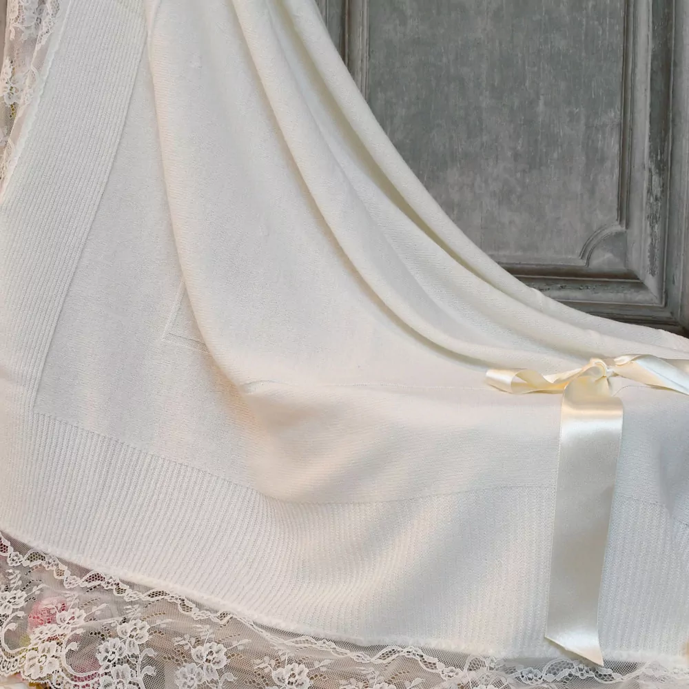 Manta bebé, toquilla ceremonia de lana muy fina - Imagen 4