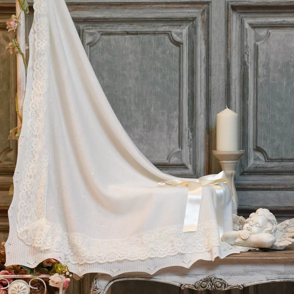 Manta bebé, toquilla en punto fino