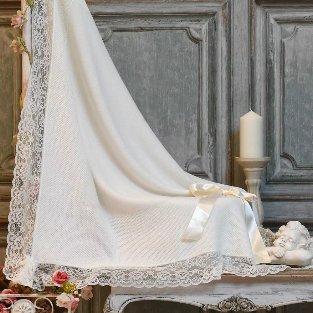 Manta bebé, toquilla chal de ceremonia en lana fina